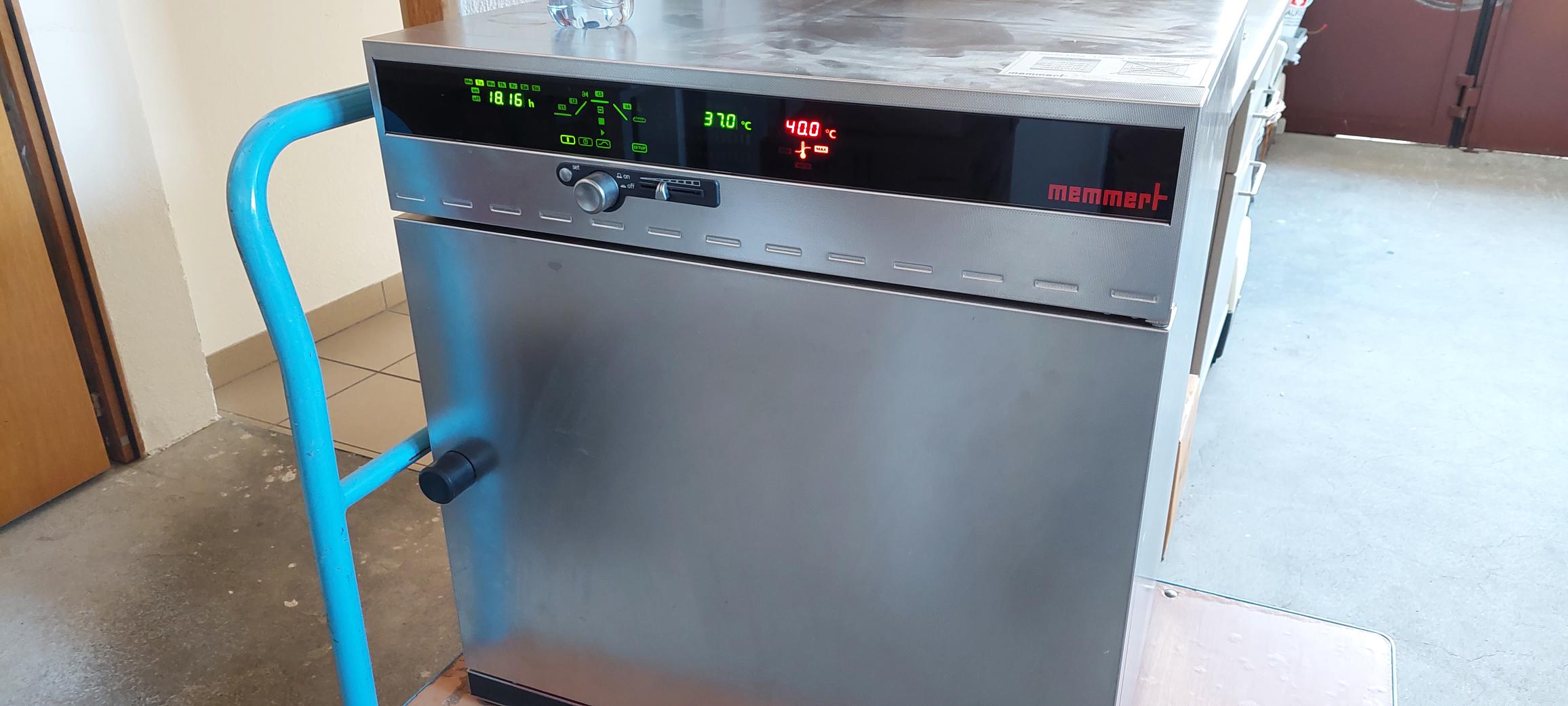 Memmert INE500.jpg