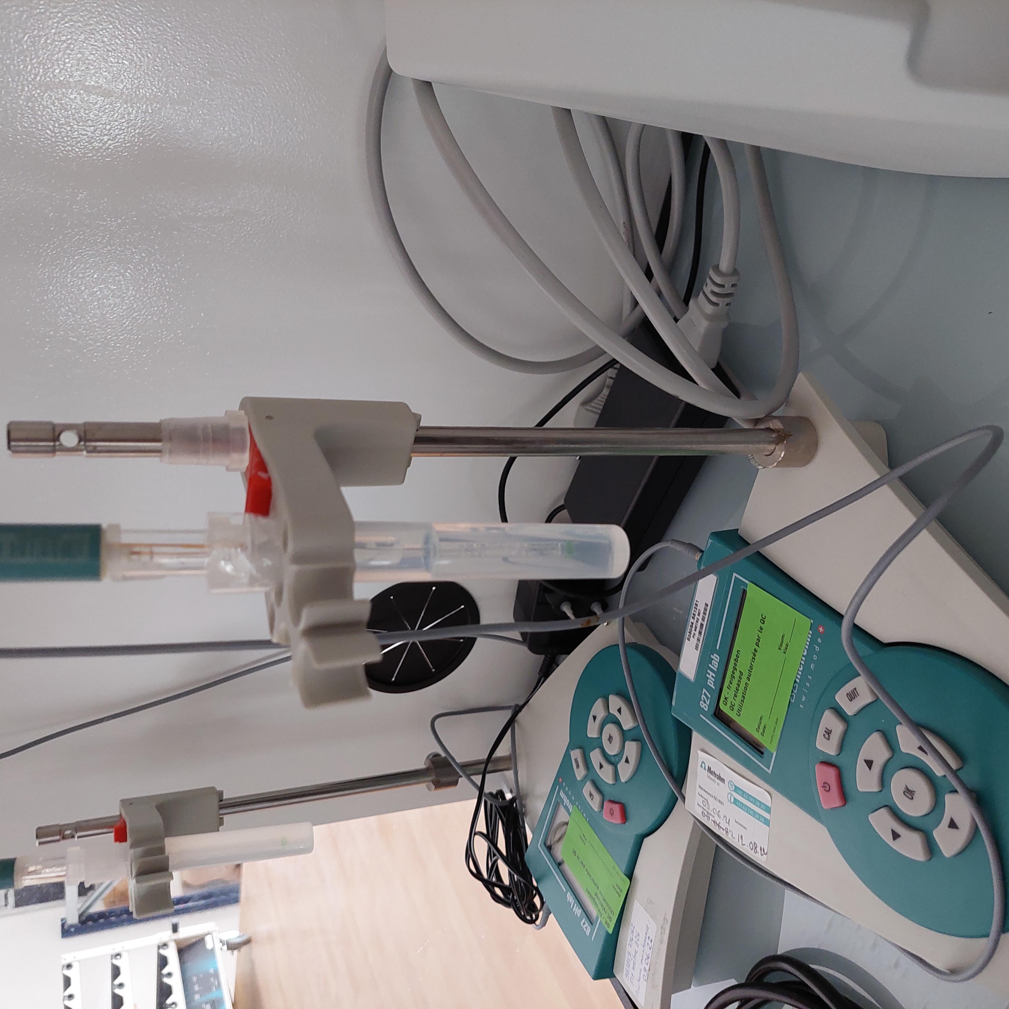 Mettler pH Meter 827.jpg