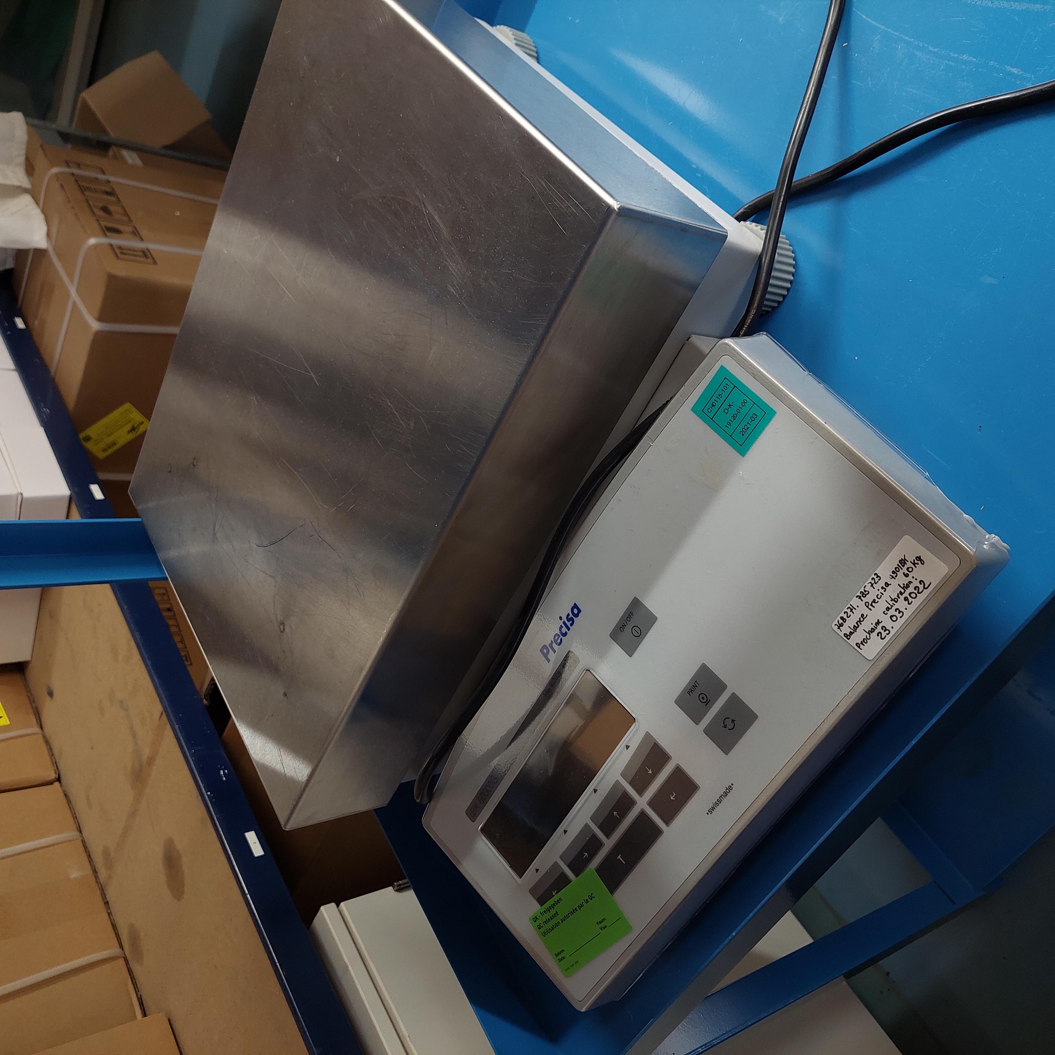 Precisa Scale 62000G.jpg