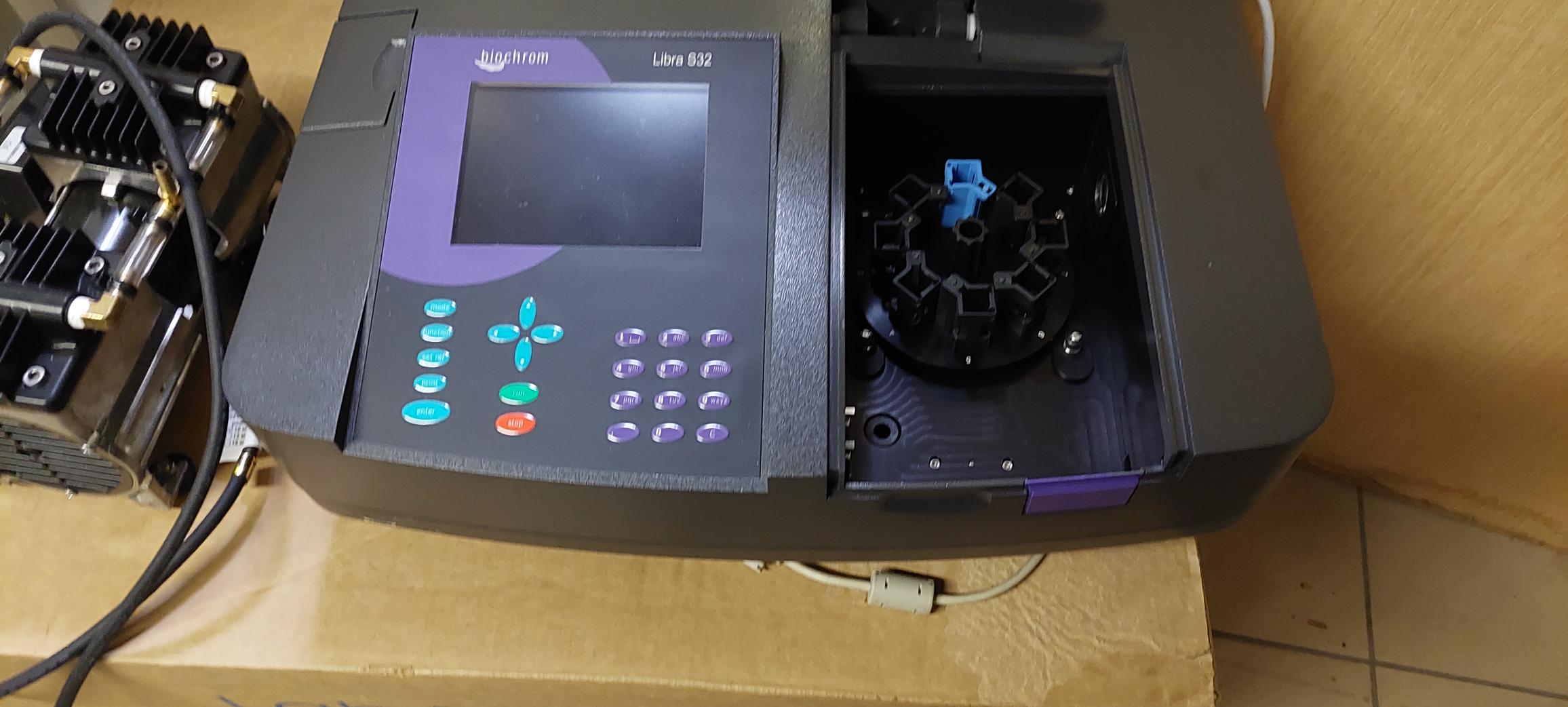 S32 Spectrophotometer.jpg
